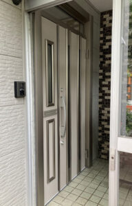 玄関ドア交換の施工例（札幌市白石区）