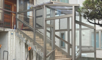 H様階段囲い施工後