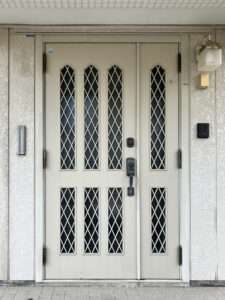 玄関ドアビフォー