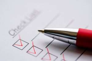 チェックリストとボールペン