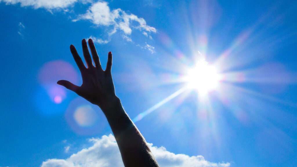 夏の日差しイメージ